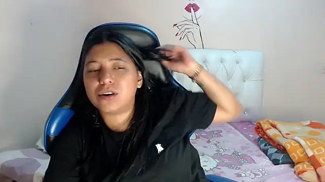 Leylafourniert online show from December 21, 5:42 pm