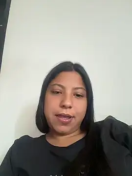 Snapshot of Leylafourniert chatting on May 16, 7:23 pm Leylafourniert online show from May 16, 7:23 pm
