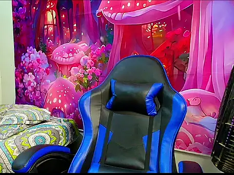 Snapshot of Karol_naughty chatting on June 17, 9:34 am Karol naughty online show from June 17, 9:34 am