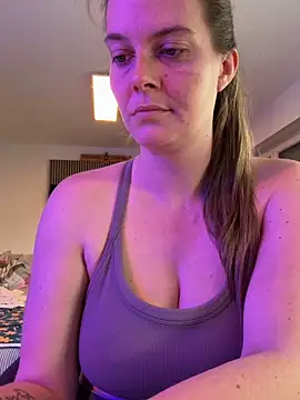 Snapshot of newMichelle chatting on June 15, 6:37 am newMichelle online show from June 15, 6:37 am