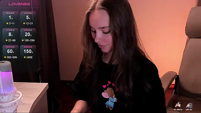 Snapshot of AliceOrlova chatting on November 19, 2:17 pm AliceOrlova online show from November 19, 2:17 pm