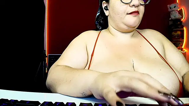 lulubigtitts1 online show from February 19, 5:16 am