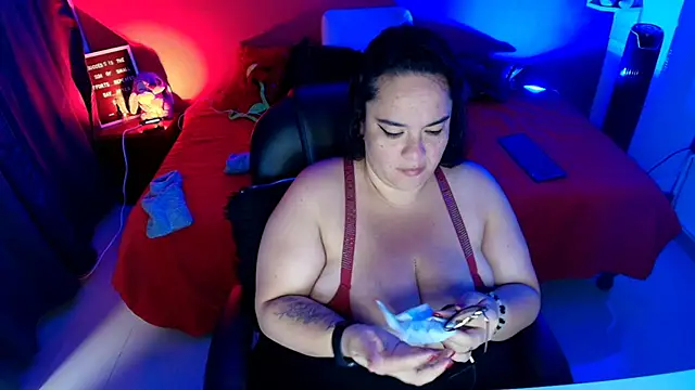 lulubigtitts1 online show from January 11, 4:23 pm