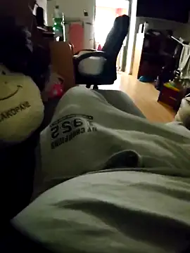 Snapshot of anonymus9006 chatting on March 21, 10:50 am anonymus9006 online show from March 21, 10:50 am