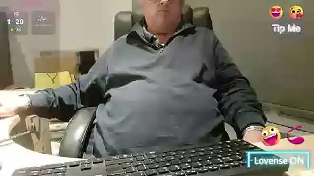bigbadjon69 online show from May 2, 8:14 pm