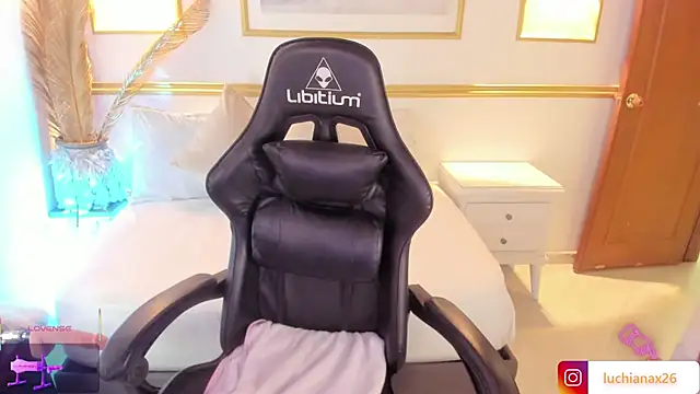 lucy26  online show from January 31, 2:26 am