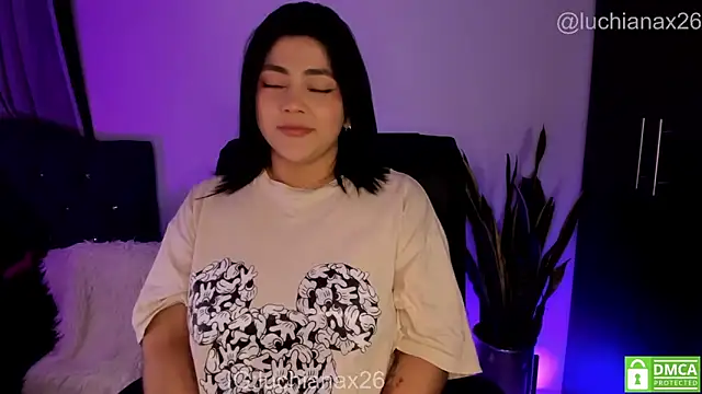 lucy26  online show from May 5, 4:20 am