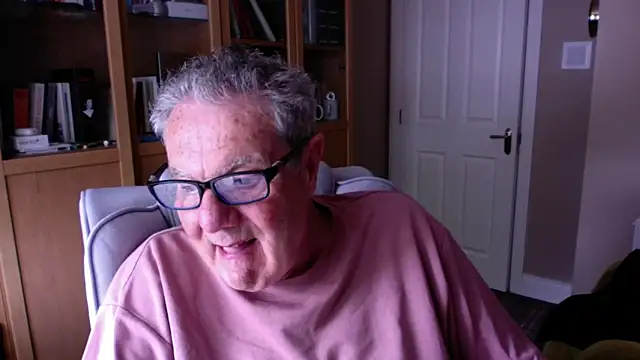 Snapshot of Oldpistolpete chatting on May 14, 11:06 am Oldpistolpete online show from May 14, 11:06 am