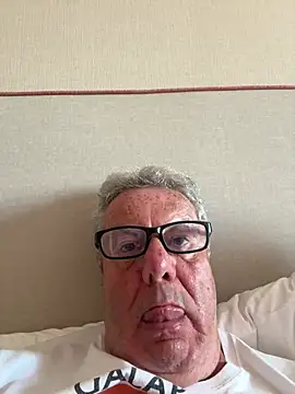 Snapshot of Oldpistolpete chatting on May 20, 9:37 am Oldpistolpete online show from May 20, 9:37 am