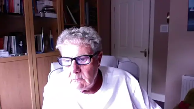 Snapshot of Oldpistolpete chatting on June 6, 4:23 pm Oldpistolpete online show from June 6, 4:23 pm