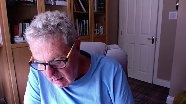 Snapshot of Oldpistolpete chatting on June 13, 10:35 am Oldpistolpete online show from June 13, 10:35 am