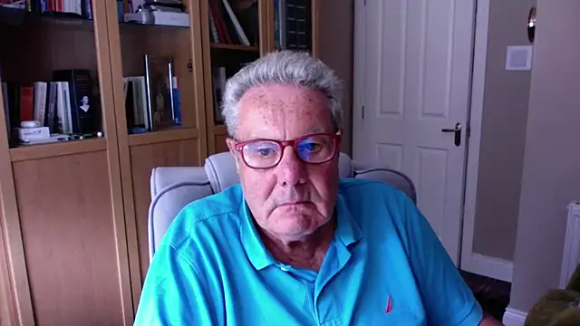 Snapshot of Oldpistolpete chatting on July 2, 1:17 pm Oldpistolpete online show from July 2, 1:17 pm