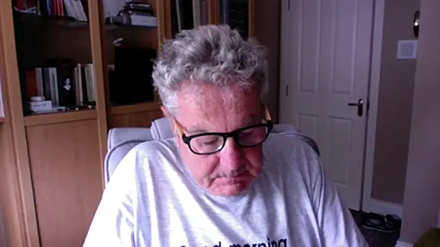 Snapshot of Oldpistolpete chatting on July 21, 9:00 am Oldpistolpete online show from July 21, 9:00 am