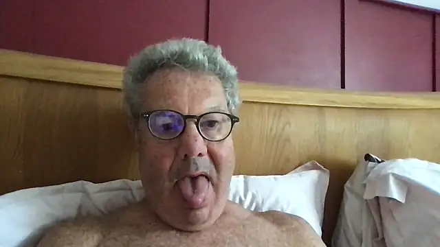 Snapshot of Oldpistolpete chatting on July 28, 9:04 am Oldpistolpete online show from July 28, 9:04 am