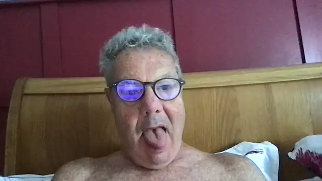 Snapshot of Oldpistolpete chatting on July 31, 9:09 am Oldpistolpete online show from July 31, 9:09 am