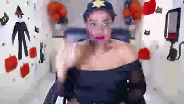 EvaFoxter online show from October 28, 4:31 pm