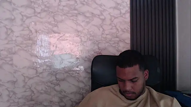 Snapshot of Sandro_xxx chatting on October 14, 9:26 pm Sandro xxx online show from October 14, 9:26 pm