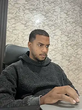 Snapshot of Sandro_xxx chatting on October 17, 12:19 pm Sandro xxx online show from October 17, 12:19 pm