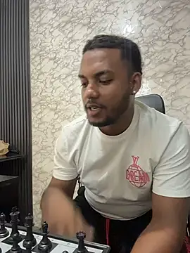 Snapshot of Sandro_xxx chatting on November 13, 12:31 am Sandro xxx online show from November 13, 12:31 am