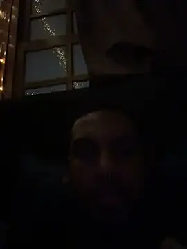 Snapshot of Sandro_xxx chatting on November 18, 5:01 am Sandro xxx online show from November 18, 5:01 am