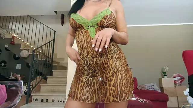 Snapshot of DolceNera chatting on May 20, 11:27 am DolceNera online show from May 20, 11:27 am