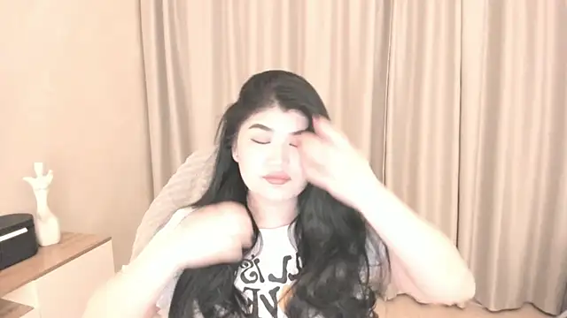 Snapshot of mia_lui chatting on June 27, 7:30 pm mia lui online show from June 27, 7:30 pm