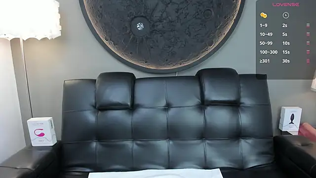 miss vaiolette online show from February 1, 11:10 am