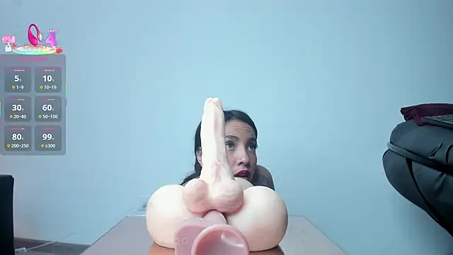 miss vaiolette online show from March 21, 11:01 am