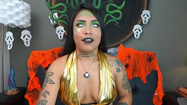 miss vaiolette online show from October 31, 11:11 am