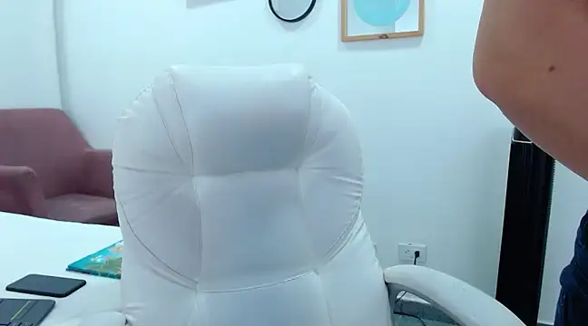 annylouis online show from January 5, 1:56 am