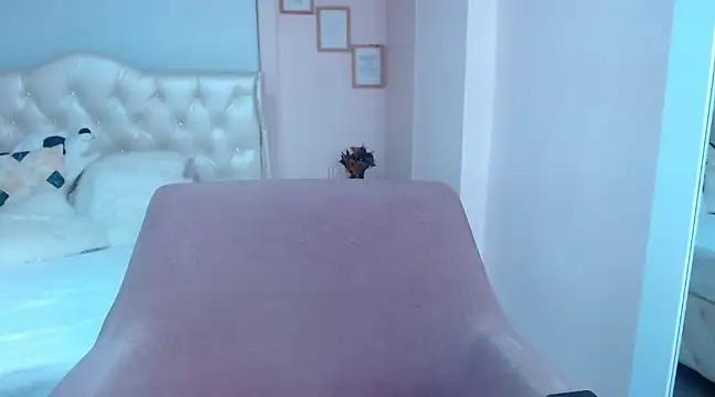 annylouis online show from January 31, 2:26 am