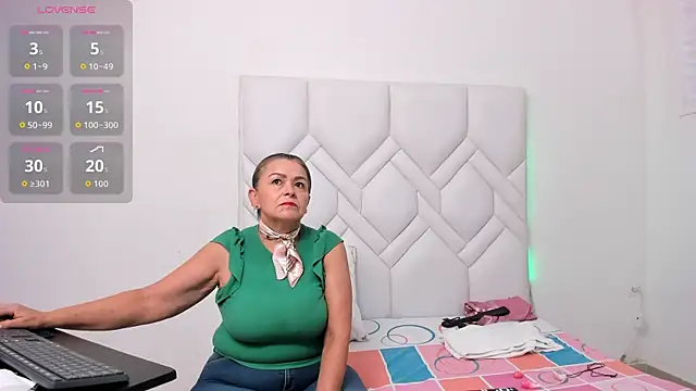 Mature Hard online show from October 21, 9:26 pm