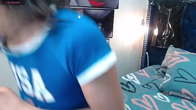 Eva-Williams online show from February 28, 8:28 pm