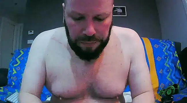 Snapshot of txan9876 chatting on December 17, 8:32 pm txan9876 online show from December 17, 8:32 pm