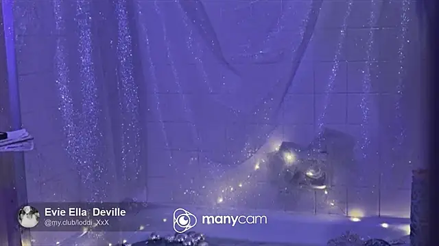 Snapshot of Loddi_XxX chatting on December 22, 5:21 pm Loddi XxX online show from December 22, 5:21 pm