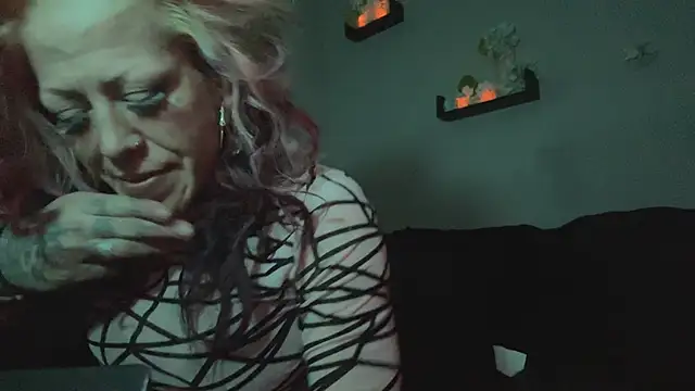 Snapshot of Loddi_XxX chatting on February 23, 10:49 am Loddi XxX online show from February 23, 10:49 am