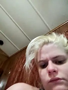 Snapshot of BadAssBitchMakayla chatting on February 26, 3:38 am BadAssBitchMakayla online show from February 26, 3:38 am