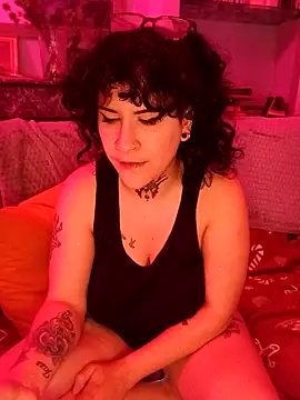 Snapshot of callmelouve chatting on November 22, 1:37 am callmelouve online show from November 22, 1:37 am