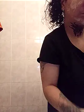 Snapshot of callmelouve chatting on November 25, 5:13 pm callmelouve online show from November 25, 5:13 pm