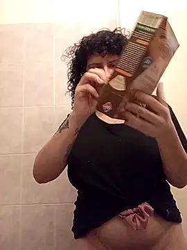 Snapshot of callmelouve chatting on December 3, 6:39 pm callmelouve online show from December 3, 6:39 pm