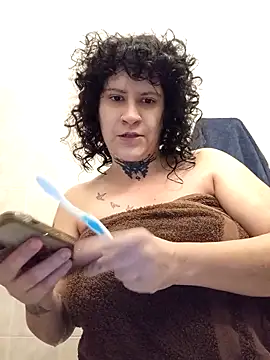 Snapshot of callmelouve chatting on December 20, 8:16 pm callmelouve online show from December 20, 8:16 pm