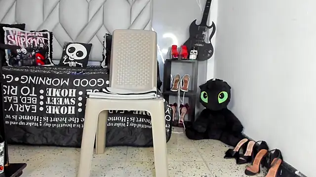 MirandaHaguen online show from May 1, 8:02 pm