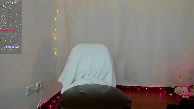 Silvanna-Moree online show from December 29, 8:37 pm