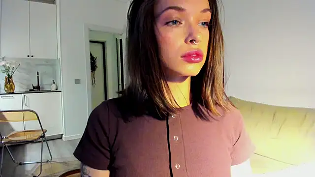 Kossie  online show from December 14, 6:45 pm