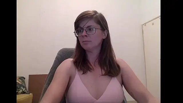 SavannaGirly online show from April 15, 6:37 pm