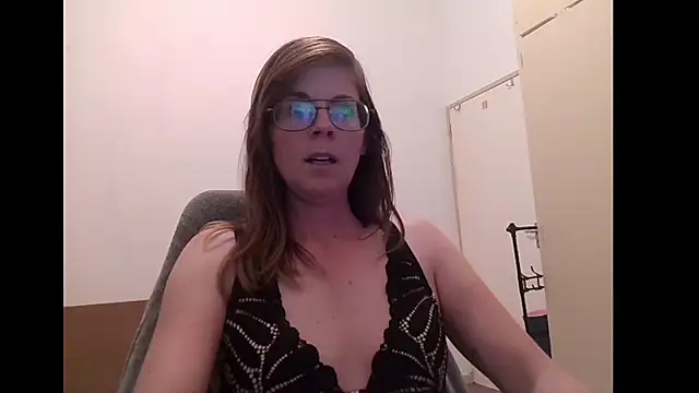 SavannaGirly online show from May 5, 4:37 pm