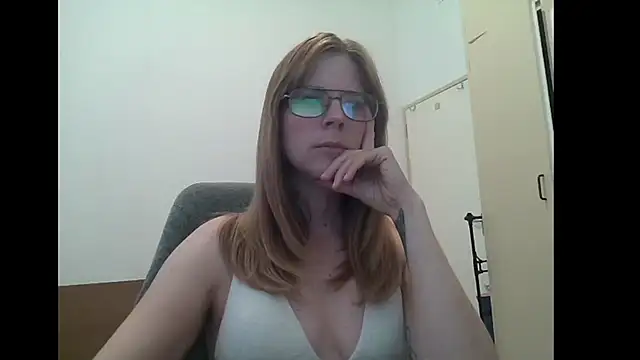 SavannaGirly online show from July 23, 8:45 am