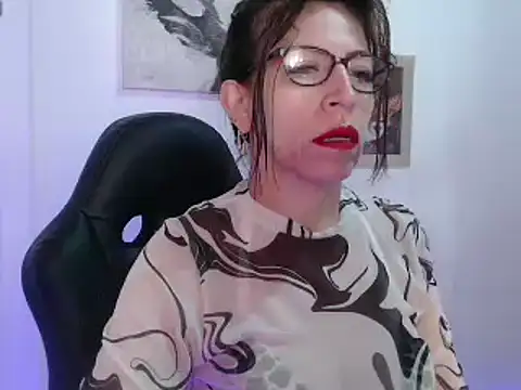 Chayla Ruiz online show from January 3, 12:52 pm