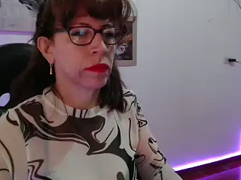 Chayla Ruiz online show from February 3, 9:50 pm
