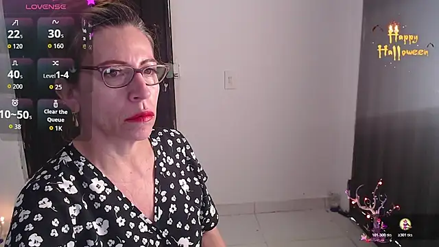 Snapshot of Chayla_Ruiz chatting on November 6, 11:33 am Chayla Ruiz online show from November 6, 11:33 am